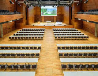 Werimarhalle, Großer Saal, parlamentarisch, Foto: Thomas Müller, weimar GmbH Werimarhalle, Großer Saal, parlamentarisch, Foto: Thomas Müller, weimar GmbH