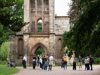 Stadtführung im Park an der Ilm, Foto: Henry Sowinski, weimar GmbH