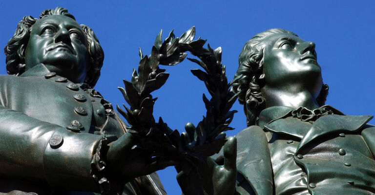 Denkmal Goethe und Schiller.jpg Aufnahme : Maik Schuck, Schützengasse 5, 99423 Weimar
Fu.Tel.: 0172 36 31 274 Tel.:0 36 43 77 82 57
Fax.: 0 36 43 77 82 58 foto@maikschuck.de
Veröffentlichungen und Reproduktionen
honorarpflichtig zzgl. 7 % MwSt
Postbank Frankfurt am Main
BLZ: 500 100 60 Kto.-Nr. 5805 10-608
Ich bitte um ein Belegexemplar.
www.maikschuck.de